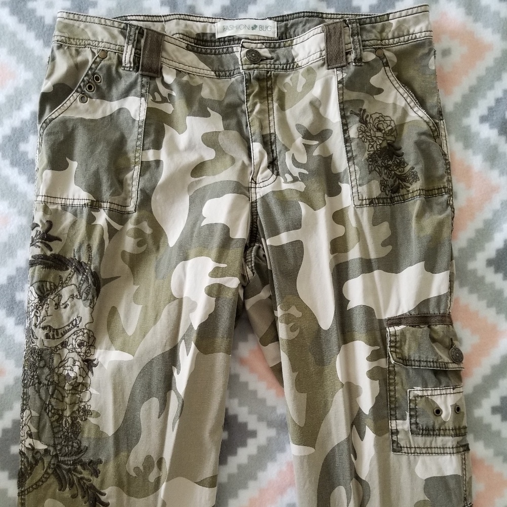 Capri in camo print